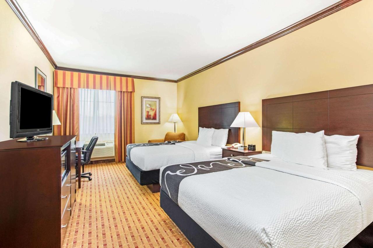 Hotel La Quinta By Wyndham Ennis Extérieur photo