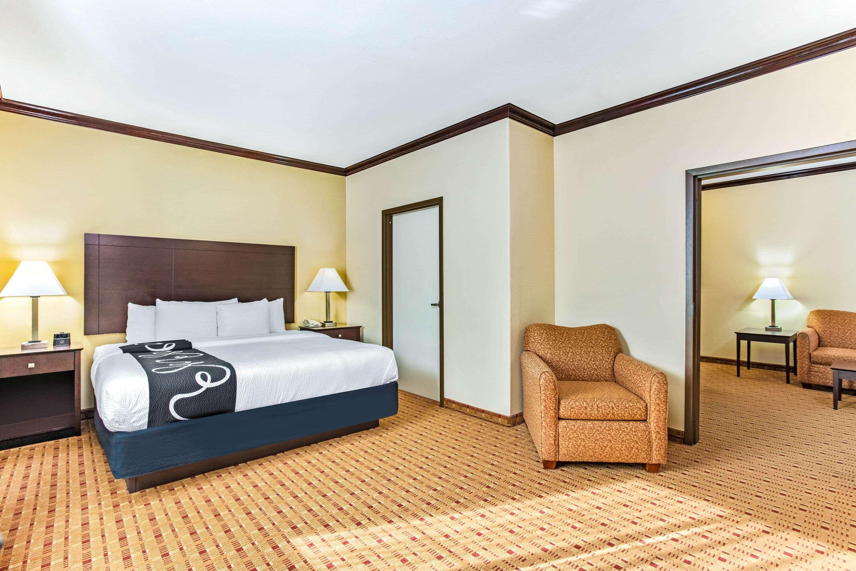 Hotel La Quinta By Wyndham Ennis Extérieur photo