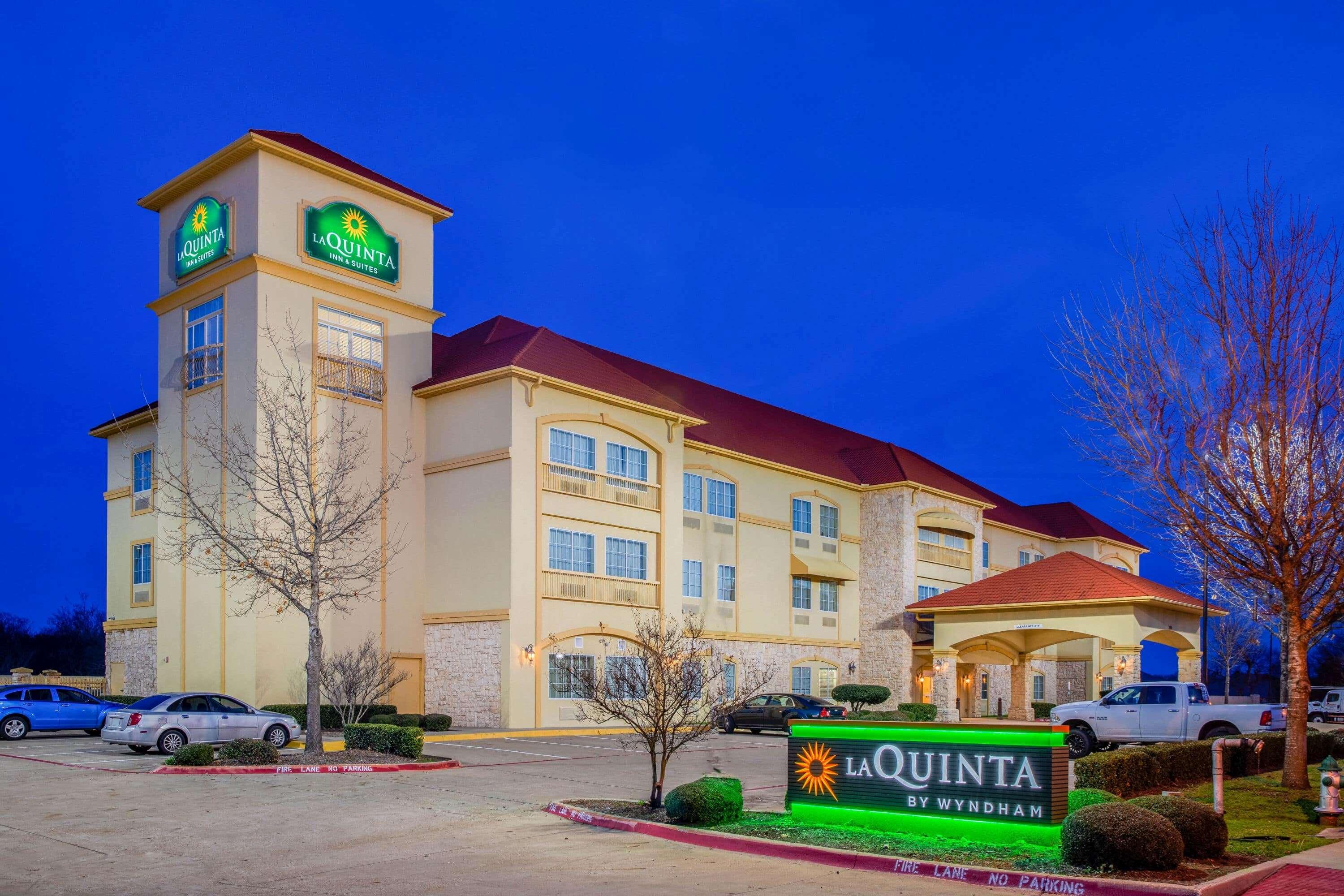 Hotel La Quinta By Wyndham Ennis Extérieur photo